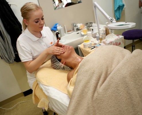 landeslehrlingswettbewerb-kosmetik_33704470091_o