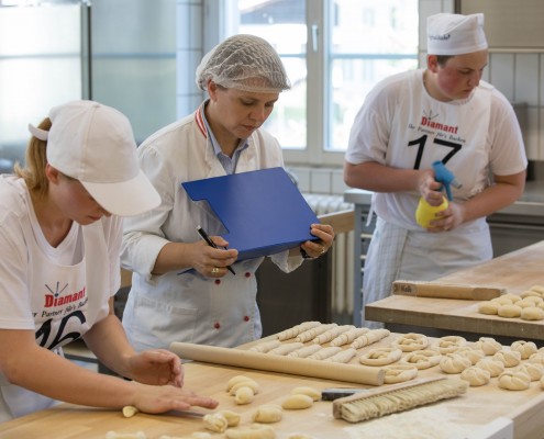 bundeslehrlingswettbewerb-der-bcker-2017-in-innsbruck-foto-copyright-hanno-mayer_35501887466_o