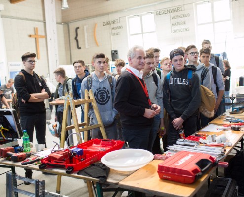 15-internationaler-lehrlingswettbewerb-der-elektrotechniker---56-oktober-2017_23736457618_o