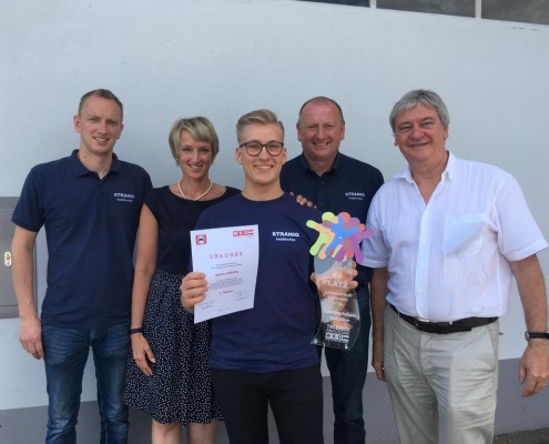 2. Platz Martin Hölbling mit Familie Stranig und Dr. Preisig
