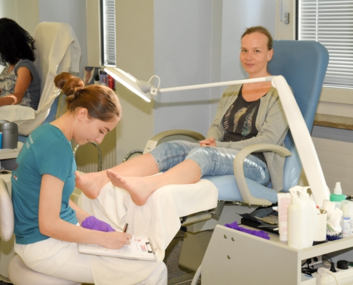 BLW Fußpflege, Massage, Kosmetik, Fantasie Make-up ___ junior-skills-2023_52956529357_o (52)